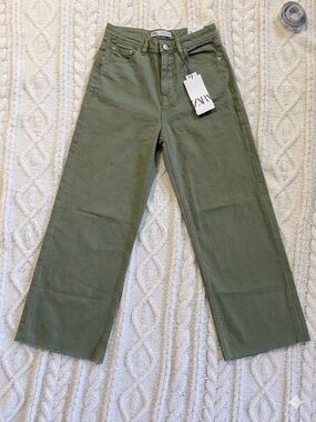 ZARA Olive Green High Rise Wide Leg Cropped Jeans Raw Hem NWT Size 4